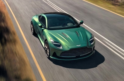 Clip Aston Martin giới thiệu DB12